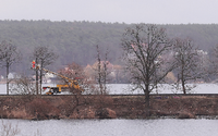 Der Bahndamm bei Geltow zwischen Petzinsee und Templiner See muss auf knapp 200 Meter neu aufgebaut werden.