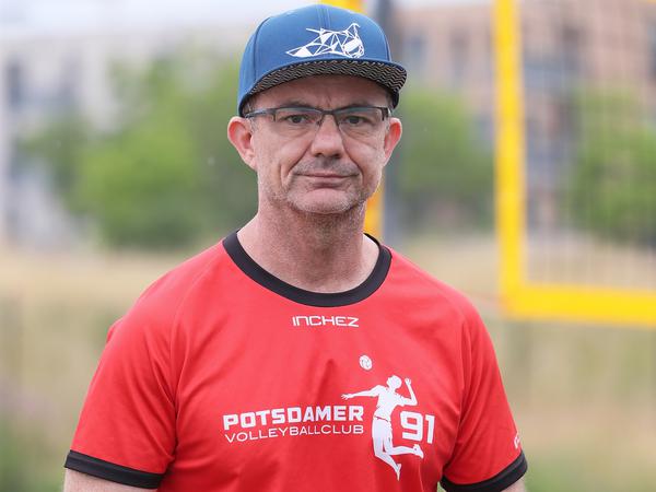 René Pfeil vom Potsdamer Volleyballclub PVC 91 hofft auf eine Erweiterung der neuen Beachvolleyballanlage im Bornstedter Feld.