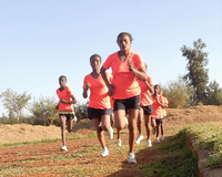 Ein Hilfsprojekt im äthipoischen Bekoji lehrt Mädchen, dass sie in der Stadt der Läufer auch noch eine andere Zukunft haben.