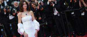 Im Vorjahr erst in Cannes, diesmal in Berlin: Anne Hathaway spielt im Eröffnungsfilm „She Came to Me“ mit.