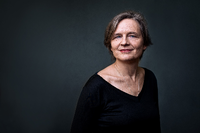 Die Regisseurin Bettina Jahnke ist seit 2018 Intendantin des Hans Otto Theaters. Am 11.9. hat ihre Inszenierung "Vögel" Premiere.