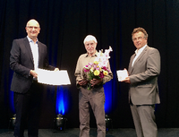 Anfang August überreichte Ministerpräsident Dietmar Woidke dem Grafiker Manfred Butzmann den Ehrenpreis des Ministerpräsidenten für ein Lebenswerk.