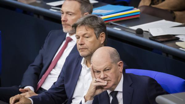 Olaf Scholz, Robert Habeck, Christian Lindner (von rechts) bei einer Debatte im Deutschen Bundestag.