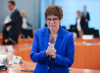 Annegret Kramp-Karrenbauer (CDU), CDU-Chefin und Verteidigungsministerin, bei der Kabinettssitzung am Mittwoch.