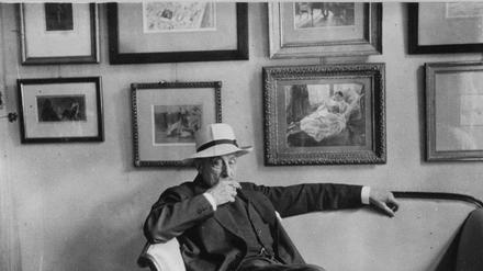 Max Liebermann im Herbst 1932 im Salon seiner Villa. Die Fotografie ist von 1932, aufgenommen in der Wannsee-Villa von Max Liebermann. Zur einmaligen Verwendung