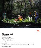 Naturkunde. In der Regie von Catharina Fillers spielt "Die Jury tagt" (mit Henning Strübbe, Franziska Melzer, Bettina Riebesel, Joachim Berger) von Julia Schoch im Gestrüpp. 