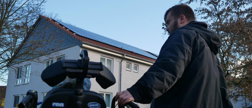 Die Lafim-Diakonie in Brandenburg will mit Fotovoltaik, Blockheizkraftwerk und vegetarischem Speiseplan die Pflege klimaschonender machen.