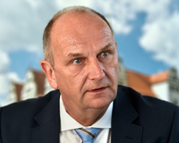 Brandenburgs Innenminister Dietmar Woidke (SPD) verteidigte im Landtag das Vorgehen der Polizei in Neuruppin.