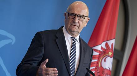 Ministerpräsident Dietmar Woidke (SPD) fordert, dass der Bund die Notlage erklärt, damit Brandenburg Schulden machen kann. 