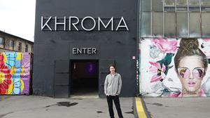 Vasily Fedetov hat die Modern-Art-Ausstellung „Khroma“ in Friedrichshain gegründet.