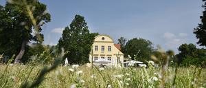 Das Gutshaus Neukladow mit schönen Badestellen direkt an der Havel in Berlin-Spandau, aufgenommen am 12. Juni 2019.

Foto: Kitty Kleist-Heinrich