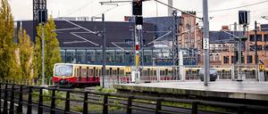 Die Ausschreibung für neue S-Bahn-Züge verzögert sich immer weiter – und die Kosten steigen.