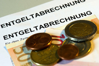 Nach einer Studie des Paritätischen Gesamtverbands ist die Einkommensschere in Deutschland weiter auseinandergegangen. Foto: Monika Skolimowska