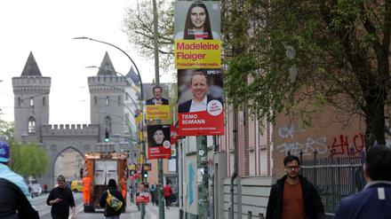 Erste Wahlplakate in der Friedrich-Ebert-Straße für die Wahl der Stadtverordnetenversammlung am 9. Juni 2024 in Potsdam