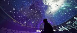 Im Planetarium können Kinder das Weltall erleben