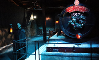 Let it snow: Die Harry Potter-Ausstellung in Babelsberg ist bereits festlich dekoriert. Über dem Hogwarts-Express schneit es sogar. 