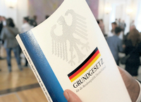 Eine Ausgabe des Grundgesetztes für die Bundesrepublik Deutschland.