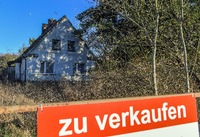 Schon 2020 hatte der Grundstücksmarkt in Brandenburg mit einem Umsatz von damals acht Milliarden Euro einen Höchstwert vermeldet.