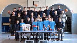 Mit Basketball und Tischtennis zieht das Helmholtz-Gymnasium für Brandenburg ins Bundesfinale von „Schüler trainieren“ ein.