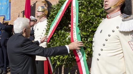 Staatspräsident Sergio Mattarella am gestrigen 8. September an der Porta San Paolo in Rom, dem Ort der ersten Kämpfe zwischen Wehrmacht und italienischen Verteidiger:innen der Stadt