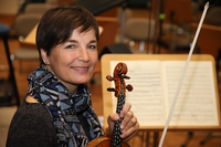 Geigerin Renate Loock spielte in der Brandenburgischen Philharmonie Potsdam, dann im Oriol Ensemble, und nun in der KAP.