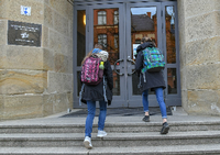 Das Karl-Liebknecht-Gymnasium in Frankfurt (Oder) bleibt vorerst geschlossen (Archivbild). 