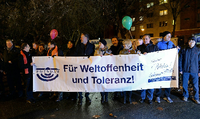 Ein Banner des Bündnisses "Potsdam bekennt Farbe" - bei einer Protestdemo gegen rechts.