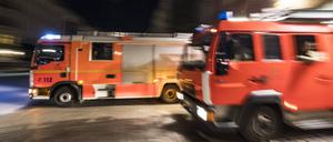 Zwei Brände in Potsdam: Einsatzfahrzeuge der Feuerwehr (Symbolbild)