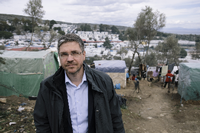 Potsdams Oberbürgermeister Mike Schubert im Frühjahr 2020 im Flüchtlingslager Moria auf Lesbos - vor dem Brand im Spätsommer.