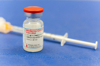 Das Mittel von Moderna gehört zu den derzeit drei Corona-Impfstoffen, die in Brandenburg verabreicht werden.