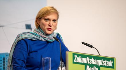 Nina Stahr, Co-Landesvorsitzende der Berliner Grünen, spricht bei dem zum größten Teil digital abgehaltenen Parteitag von Bündnis 90/Die Grünen Berlin.
