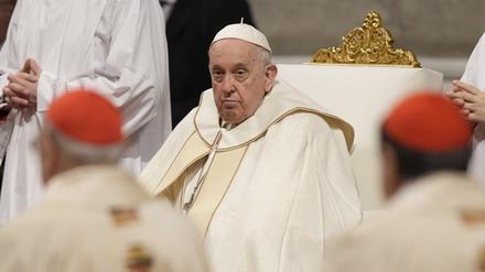 Papst Franziskus nimmt an einer Messe für die Jungfrau Maria von Guadalupe im Petersdom teil. 