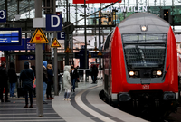 Zwischenzeitlich komplett eingestellt, am Samstagnachmittag wieder teilweise aufgenommen: der Regionalbahnverkehr in Berlin und Brandenburg.