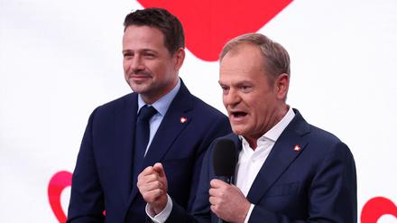Polens Premierminister Donald Tusk mit dem Bürgermeister von Warschau, Rafał Trzaskowski.
