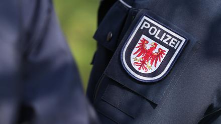 Gegen die Polizisten aus Brandenburg werden schwere Vorwürfe erhoben. (Symbolbild)
