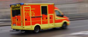 Symbolfoto Rettungswagen, RTW, Einsatzwagen, 112, Krankenwagen, Feuerwehr, blaulicht, Potsdam 04.12.2023 Foto: Sebastian Gabsch