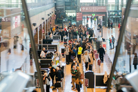 Am BER und weiteren betroffenen Flughäfen müssen Passagiere teils mit erheblichen Einschränkungen rechnen.