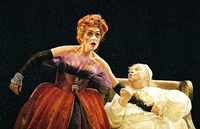 Rita Feldmeier als Béline in Molières "Der eingebildete Kranke" (Regie: Philippe Besson), 2004 im Schlosstheater.