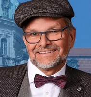 Sebastian Olbrich eröffnet die erste Stadtverordnetenversammlung nach der Kommunalwahl im Mai.