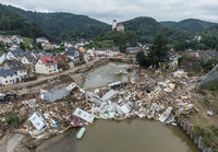 Zahlreiche Häuser in Altenahr südwestlich von Bonn wurden durch die Flutwelle komplett zerstört oder stark beschädigt, es gab zahlreiche Todesopfer.