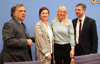 Mike Schubert, Luise Amtsberg, Miriam Koch und Leoluca Orlando (v.l.n.r.) im Haus der Bundespressekonferenz in Berlin.
