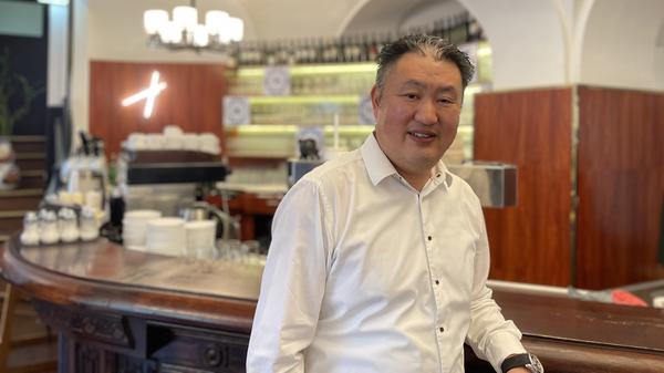 Seit einigen Jahren betreibt Zhou Zezhao das Restaurant im Ratskeller Reinickendorf.