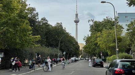 Die Singerstraße in Berlin-Mitte nach Schulschluss. 