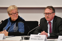 Justizminister Stefan Ludwig neben der Ausschussvorsitzenden Margitta Mächtig (beide Linke).