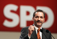 Matthias Platzeck im November 2005, er wird mit 99,4 Prozent der Stimmen SPD-Bundesvorsitzender.