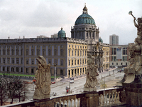 Die Schäden an der Fassade des Landtages werden untersucht.