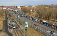 Stau Nuthestrasse (Klaer)Wegen Bauarbeiten auf der Behlertstraße staut sich der Straßenverkehr bis Babelsberg