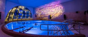 Im Lichtklangraum der Steintherme Bad Belzig können die Gäste ihr Bad mit allen Sinnen genießen.