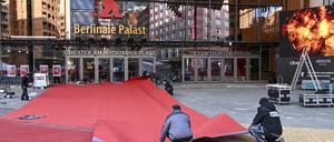 Der rote Teppich wird ausgerollt. Am Donnerstagabend geht es los auf dem Potsdamer Platz.