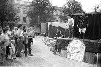 Wandertheater Ton und Kirschen: "Das astronomische Pferd" in den 1990er Jahren auf dem Luisenplatz Potsdam.